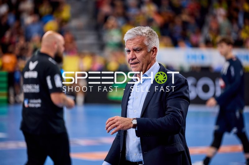 Trainer an der Seitenlinie