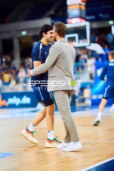 Spieler und Coach im Gespräch