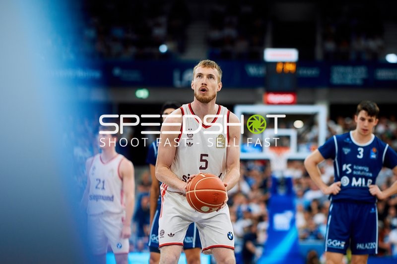 Freiwurf von Niels Giffey (5; FC Bayern Basketball)