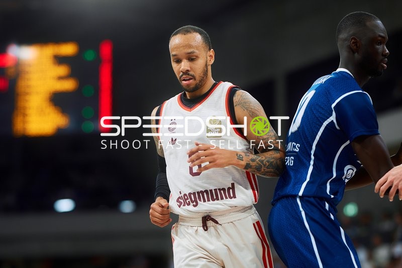 Zweikampf Shabazz Napier (8; FC Bayern Basketball) und Bakary Dibba (10; MLP Academics Heidelberg)