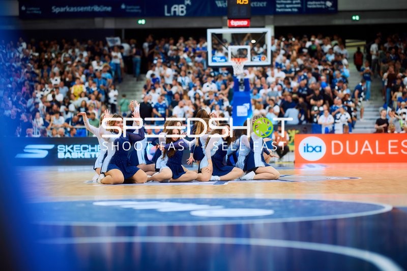 Cheerleader Performance