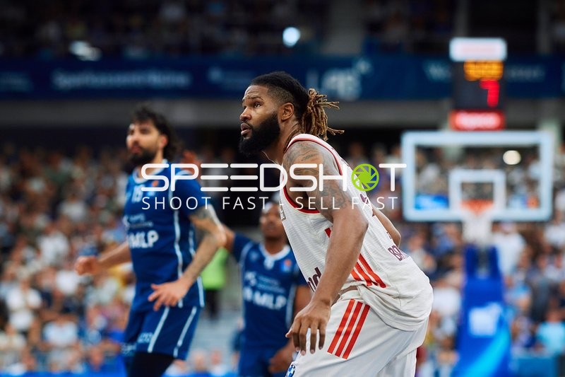 Devin Booker (31, FC Bayern Basketball) in Defensivstellung