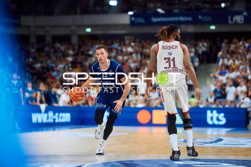 Basketball Zweikampf auf dem Court