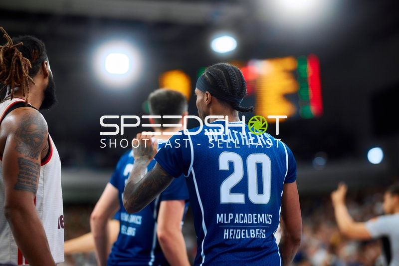 Michael Weathers (20; MLP Academics Heidelberg) in Position