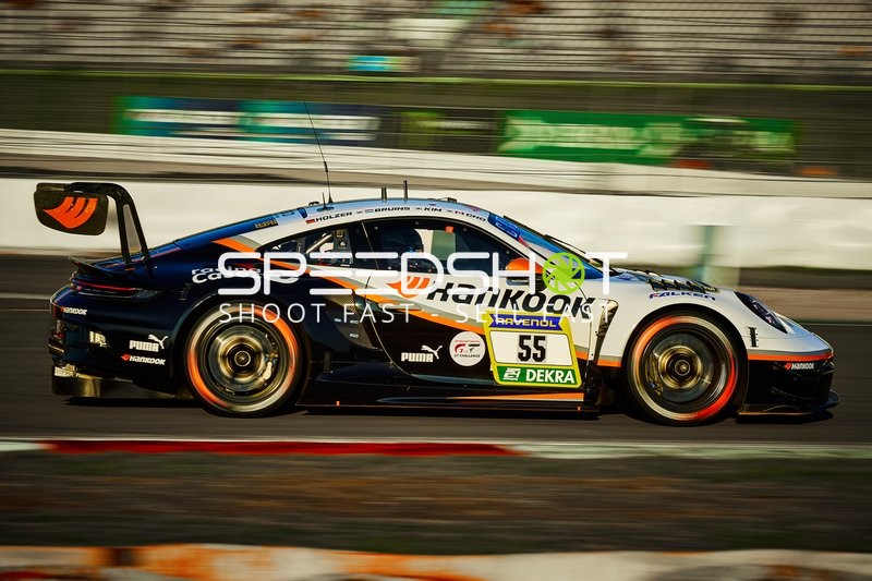 Rennfahrzeug auf der Rennstrecke