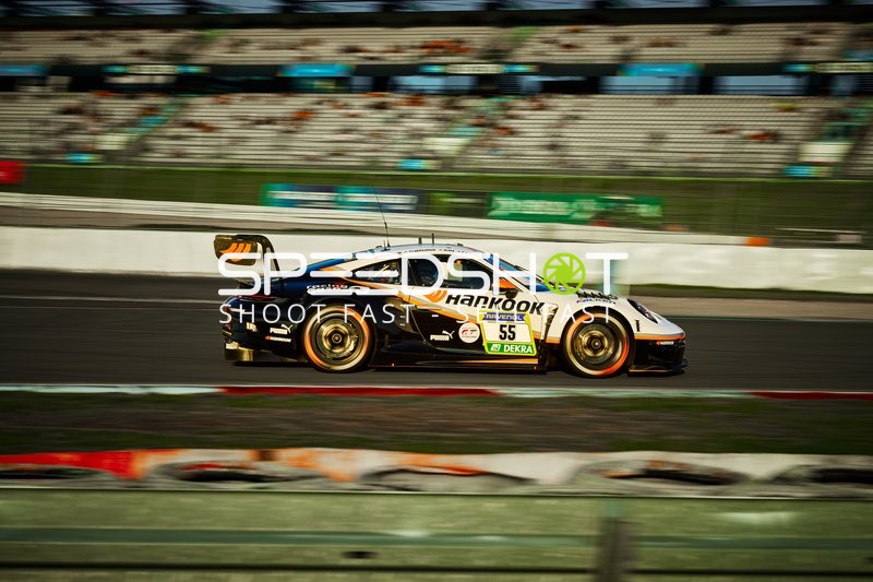 Rennfahrzeug auf der Rennstrecke