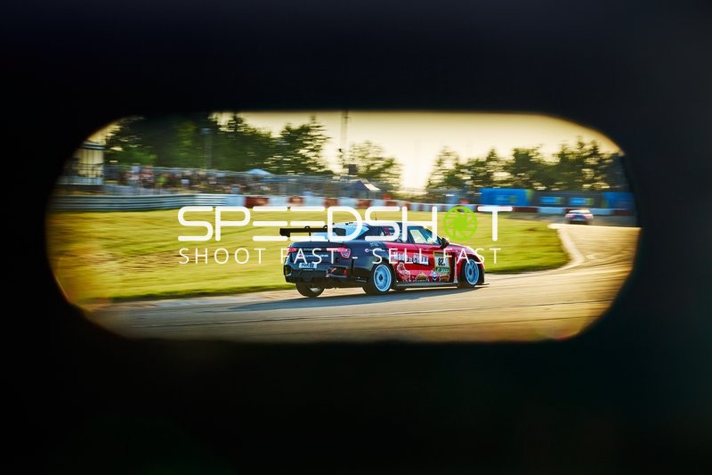 Rennfahrzeug auf der Rennstrecke