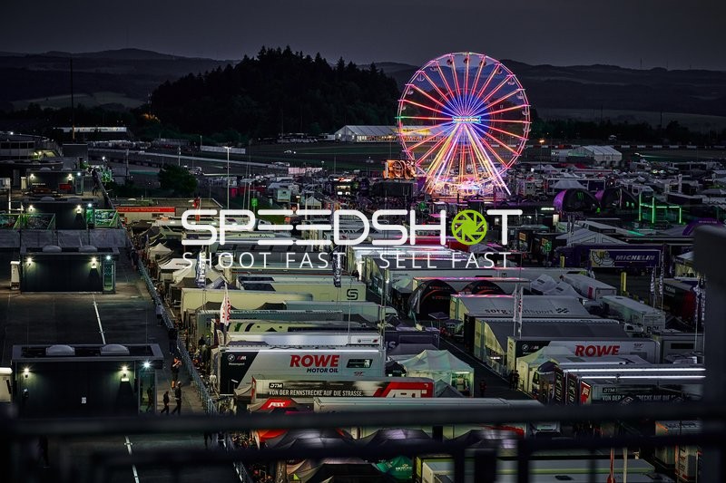 Boxenbereich beim 24h Rennen 2025