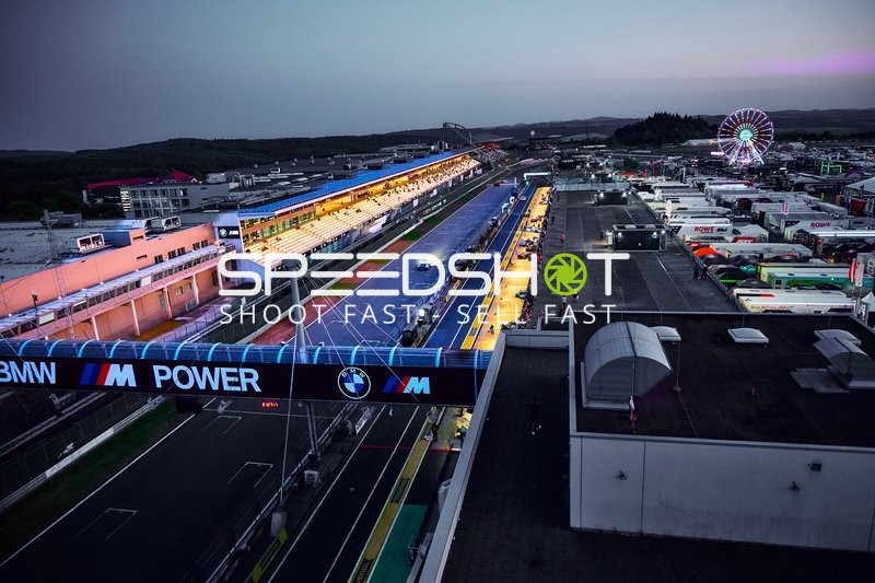 Nürburgring Rennstrecke bei Nacht