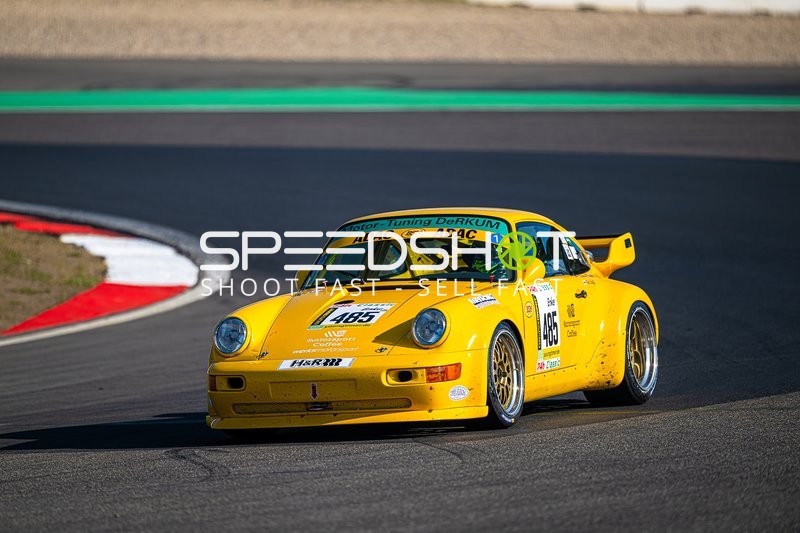 Porsche 911 auf der Rennstrecke