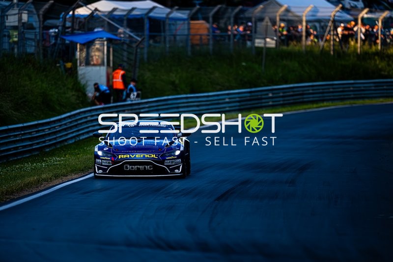 BMW 318ti auf der Nordschleife