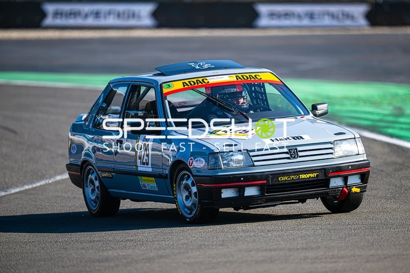 Youngtimer Trophy Rennfahrzeug am Nürburgring