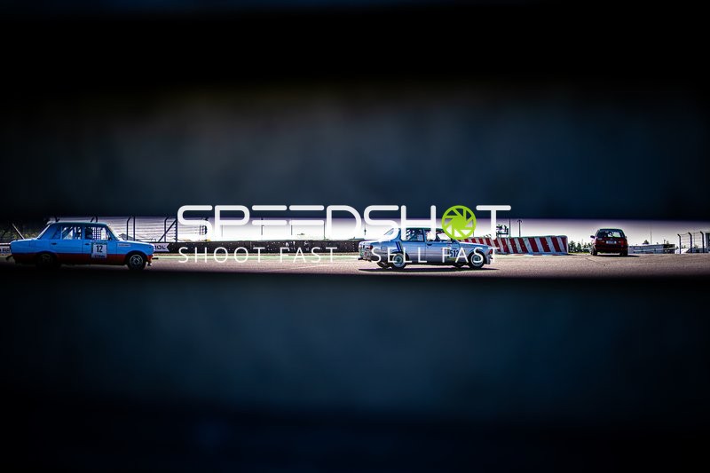 Historische Rennfahrzeuge auf der Strecke