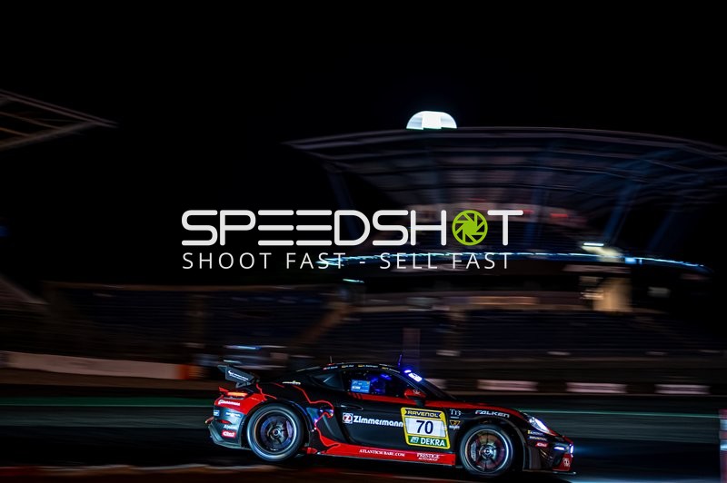 Rennfahrzeug auf der Rennstrecke