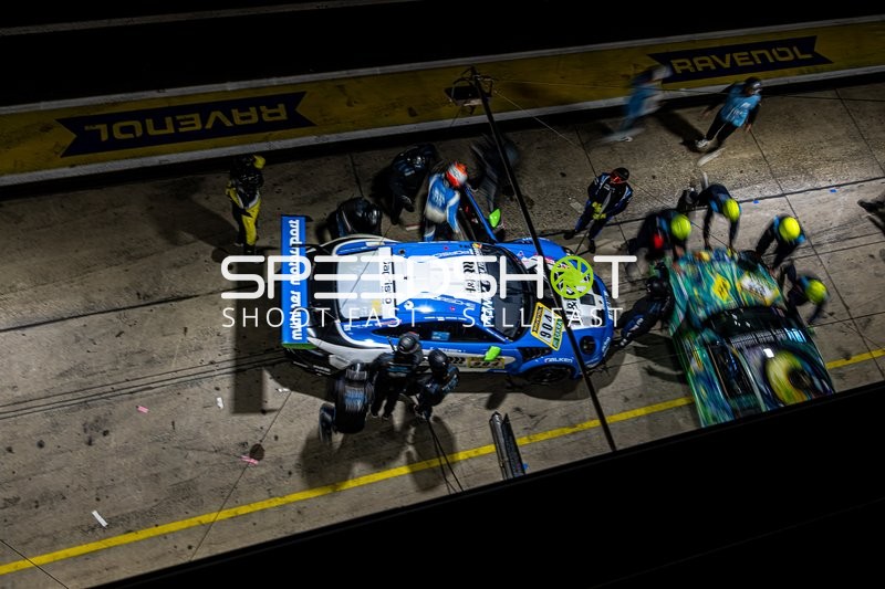 Fahrzeug in der Boxengasse