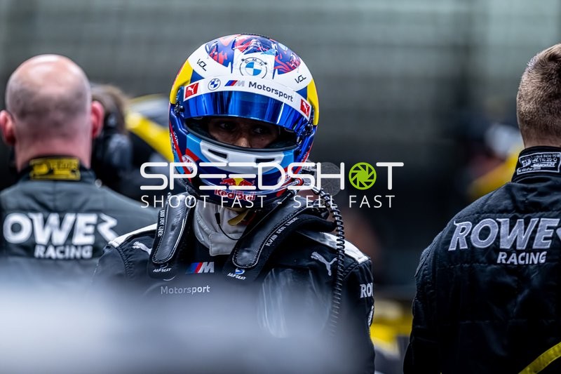 ROWE RACING mit Helm