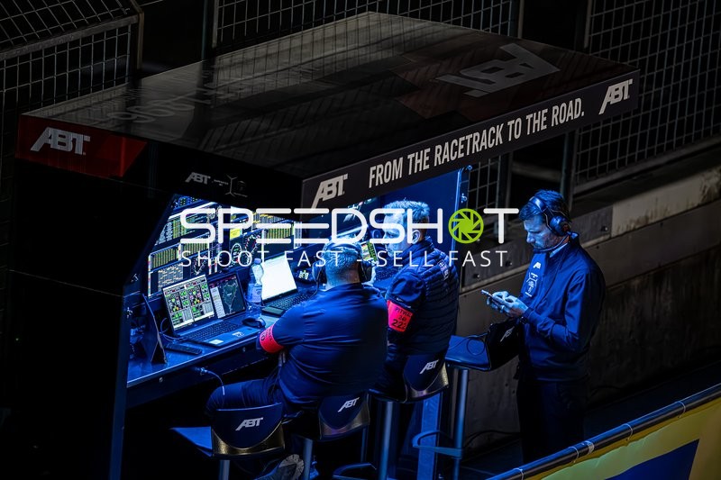 ABT Team an der Pit Wall