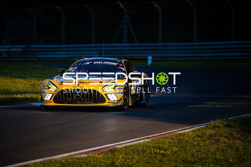 Rennfahrzeug auf der Rennstrecke