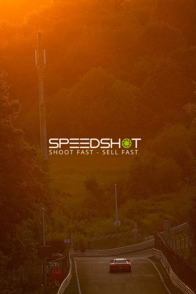 Rennfahrzeug auf der Strecke