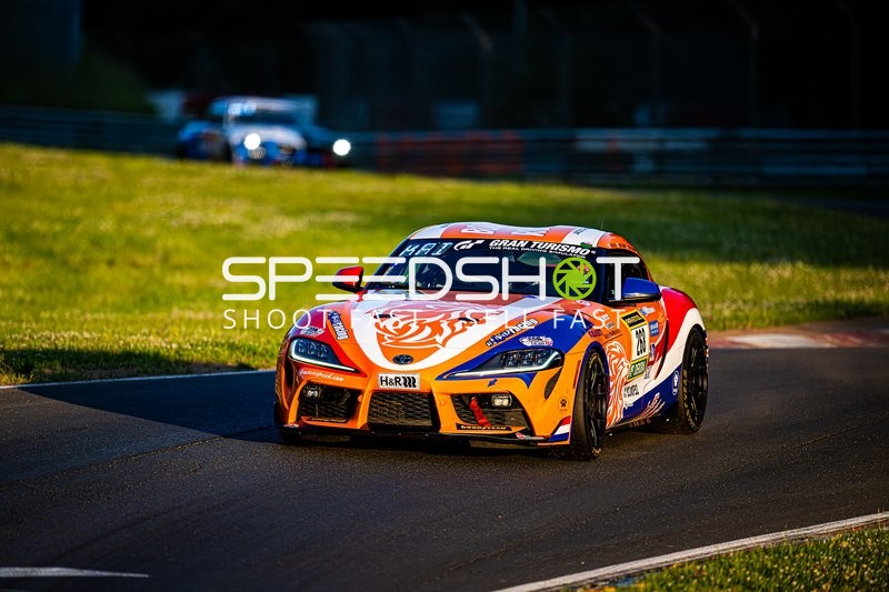 Rennfahrzeug auf der Rennstrecke