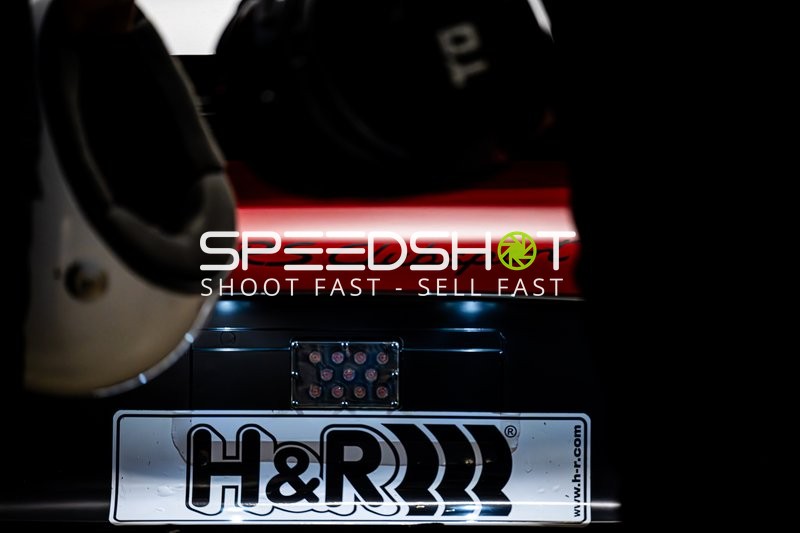 Heckbereich mit H&R Aufkleber