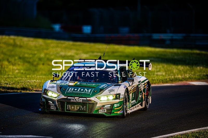 Rennfahrzeug auf der Rennstrecke