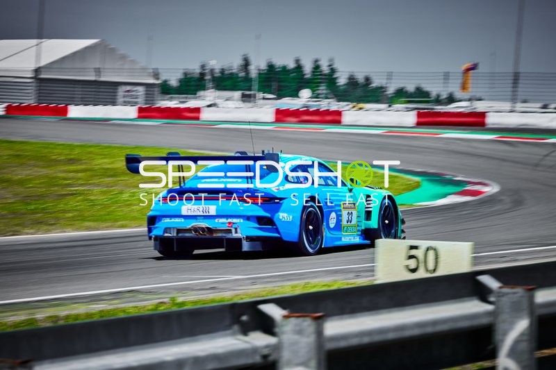 33, Falken Motorsports auf Rennstrecke