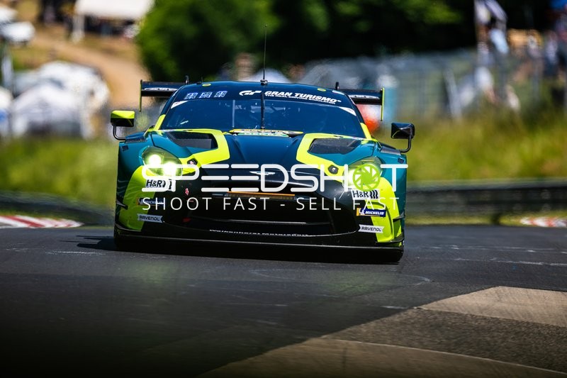 Rennfahrzeug auf der Rennstrecke