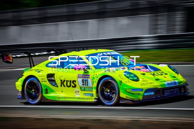 Rennfahrzeug auf dem Nürburgring