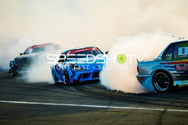 Drei Fahrzeuge driften am Nürburgring