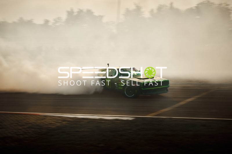 Auto driftet auf Strecke