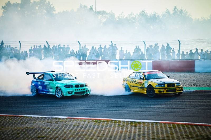 Drift-Duell auf der Rennstrecke