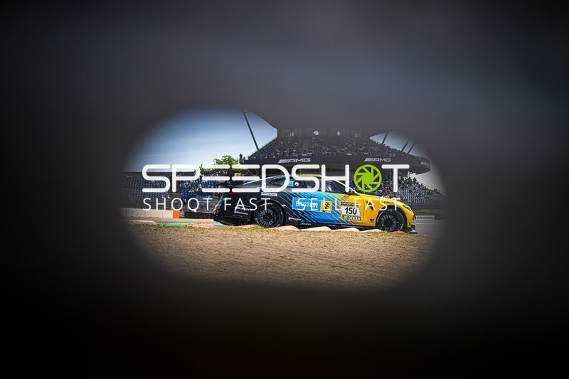 Rennfahrzeug auf der Rennstrecke