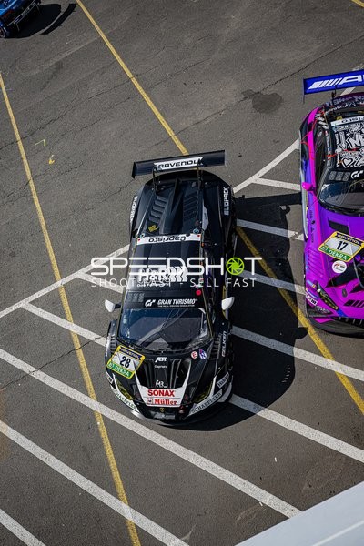 28, ABT Sportsline neben 17, BLACK FALCON Team EAE