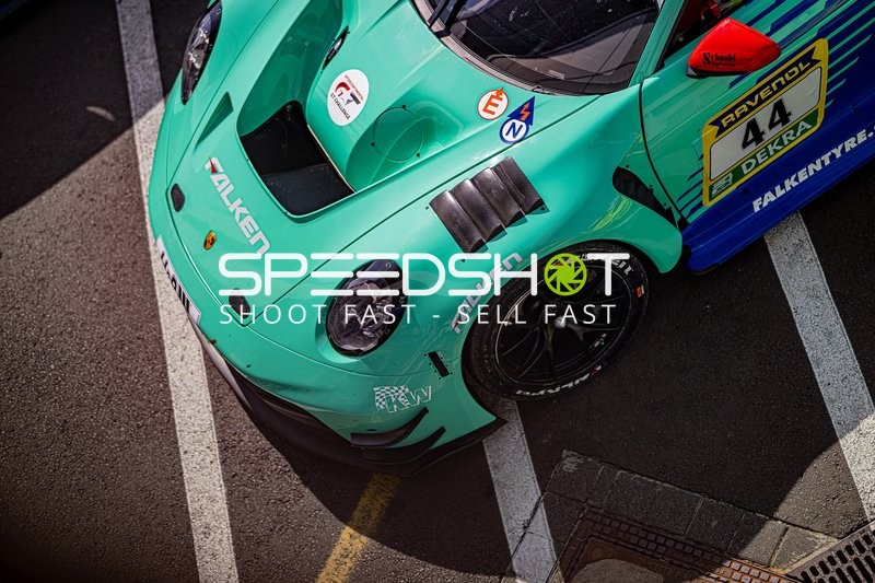 Fahrzeug in der Boxengasse