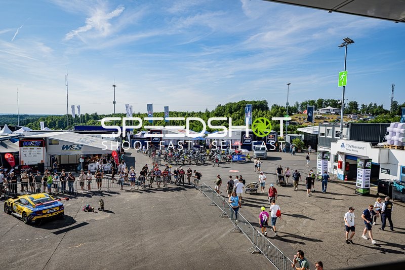 Fahrerlager beim 24h Rennen 2025