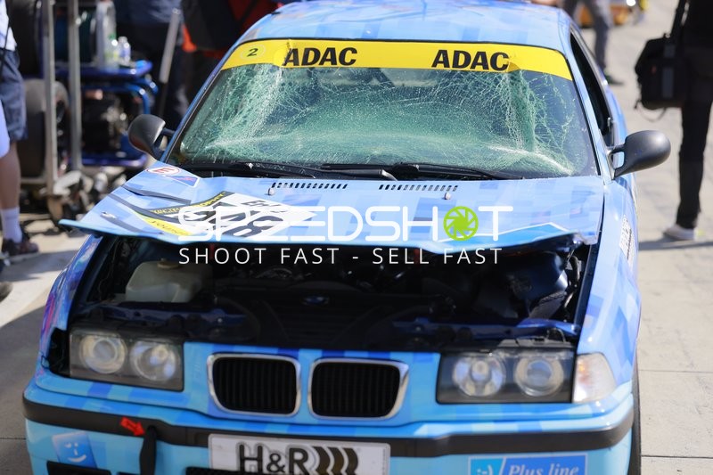 Fahrzeug mit Startnummer 248 beschädigt