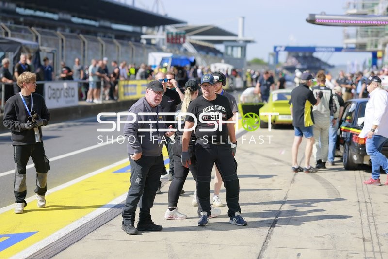 Boxengassen-Team beim 24h Rennen