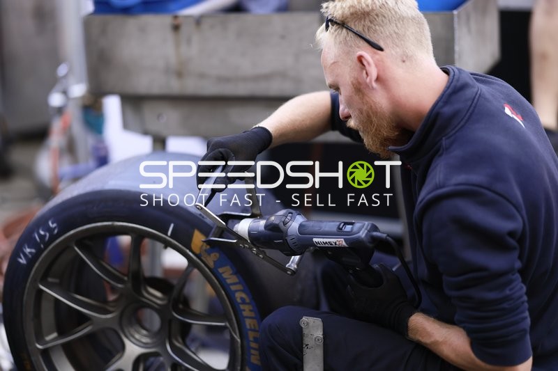 Mechaniker bei der Arbeit