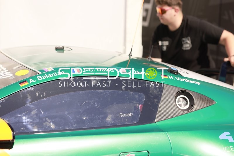 GT3-Rennfahrzeug am Nürburgring