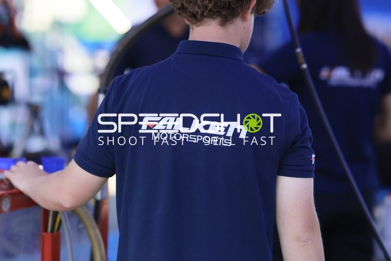 Mechaniker bei der Arbeit