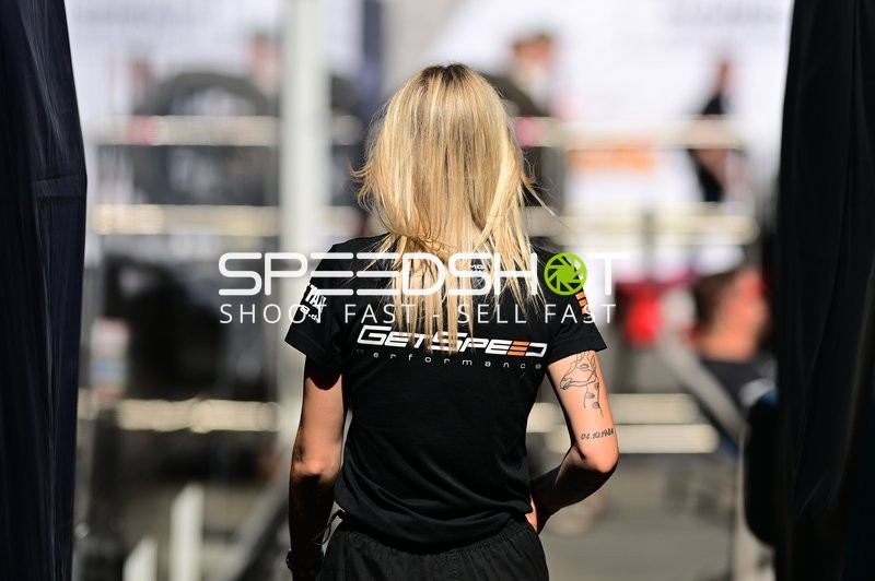 Motorsport Team GetSpeed im Fahrerlager