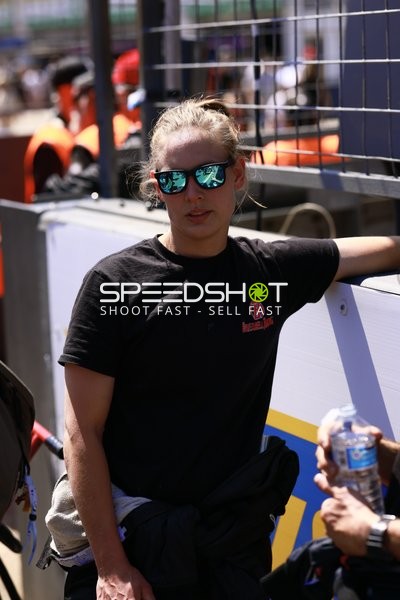 Mechanikerin in der Boxengasse