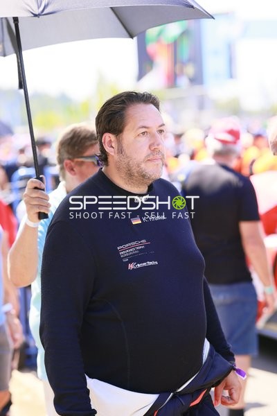 {2317_null} im Rennoverall