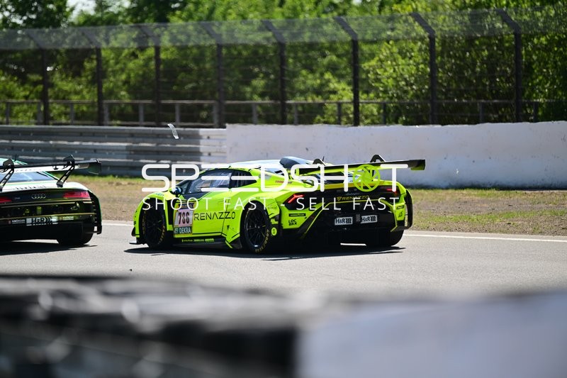 Rennfahrzeuge auf der Rennstrecke