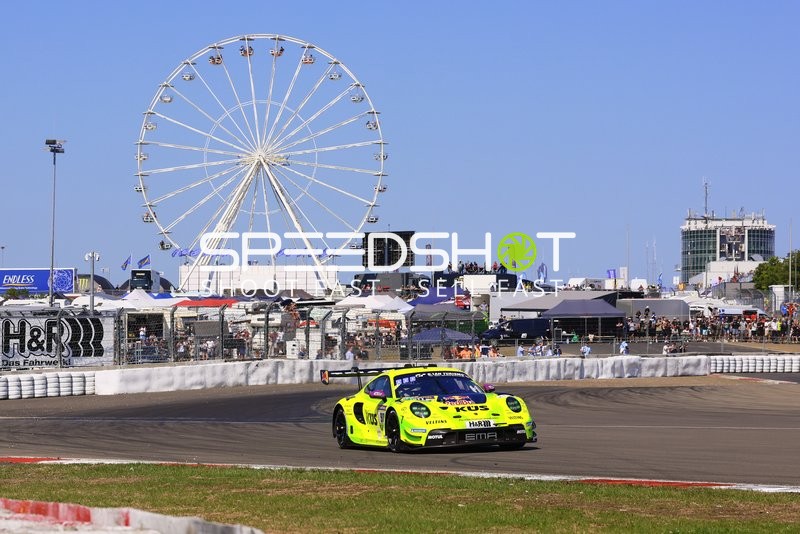 Porsche Manthey EMA auf der Rennstrecke