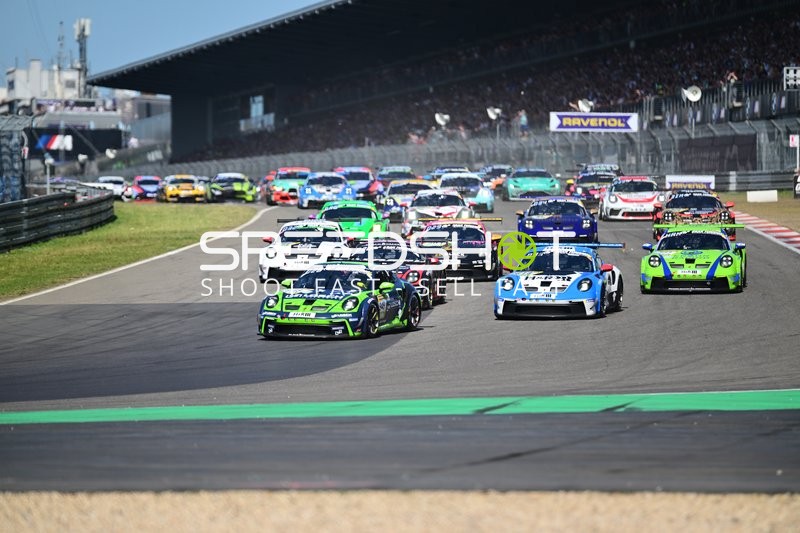 Start des 24h Rennens 2025 am Nürburgring