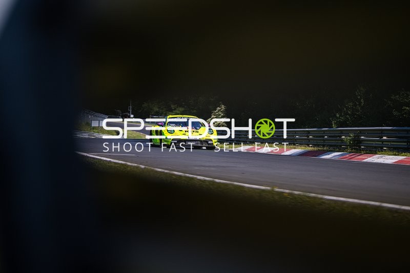 Rennfahrzeug auf der Rennstrecke