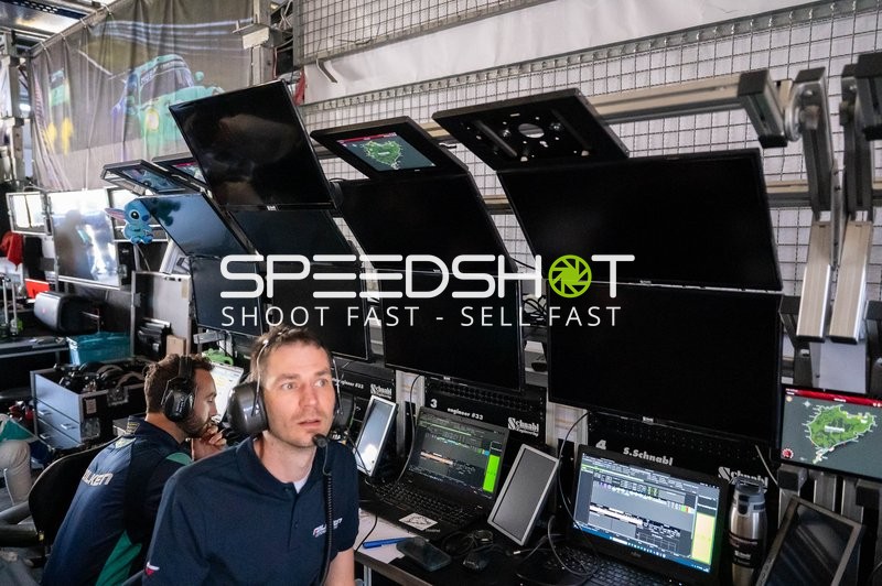 Boxengasse beim 24h Rennen 2025