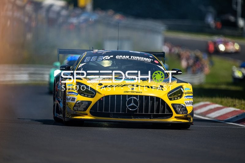 Rennfahrzeug auf der Rennstrecke